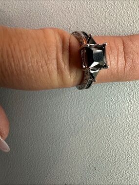 Costume jewelry Silver plated Black Stone Engagement Ring - Black Cushion Cut